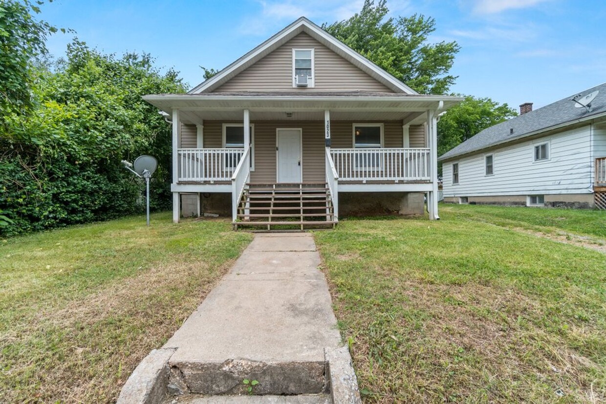 Primary Photo - Charming House Close To SEMO