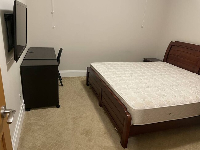 Building Photo - 2455 18th Av W