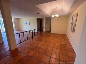 Building Photo - 3720 Inverrary Dr