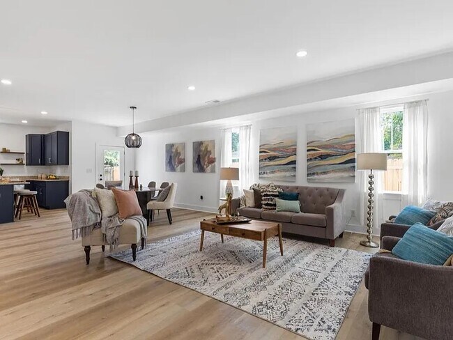 Photo - 1009 Potter Ln House