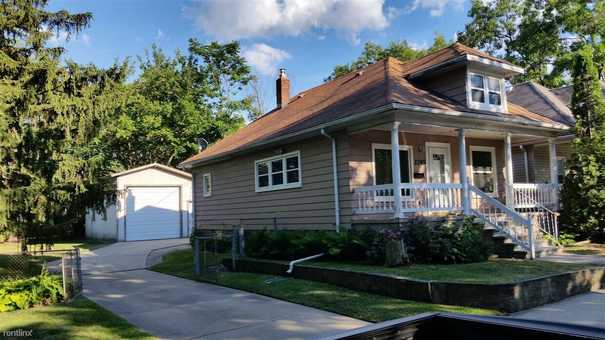 Primary Photo - 2 br, 1 bath House - 2745 Pardee Ave