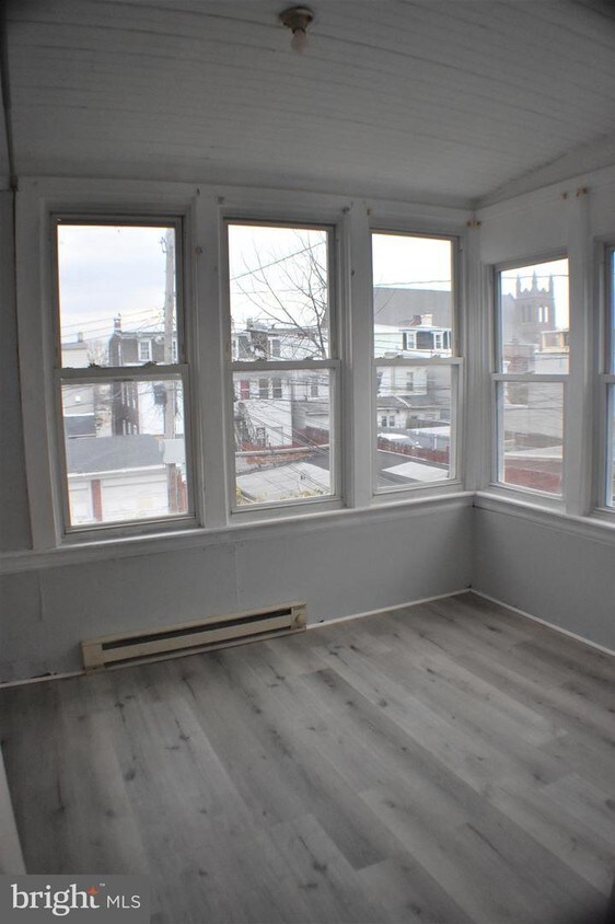 Primary Photo - 223 N 15th St