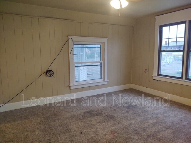 Foto del edificio - 1330 Maple Ave