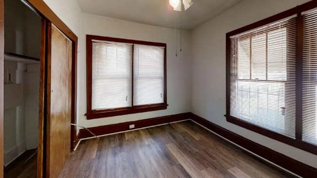 Foto del edificio - 1624 W 31st St