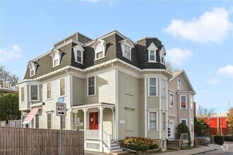 Building Photo - 109 Church St