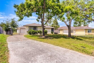 Building Photo - 2502 Roy Cir