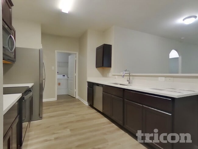 Building Photo - 2055 Sweet Lilac Dr