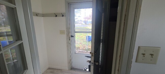Building Photo - 1 Bedroom 1 Bath Single Family Home in Obe...