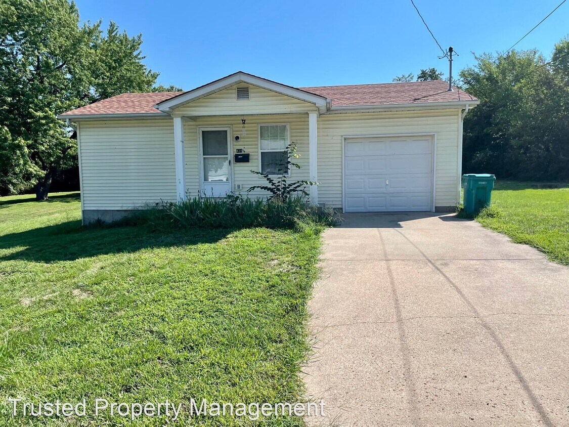 Primary Photo - 1 br, 1 bath House - 439 1/2 North Manion ...