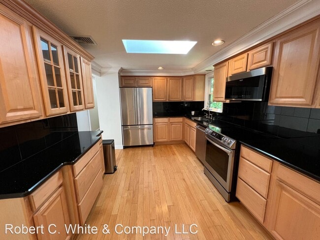 Building Photo - 4 br, 1.5 bath House - 310 Glenwood Dr