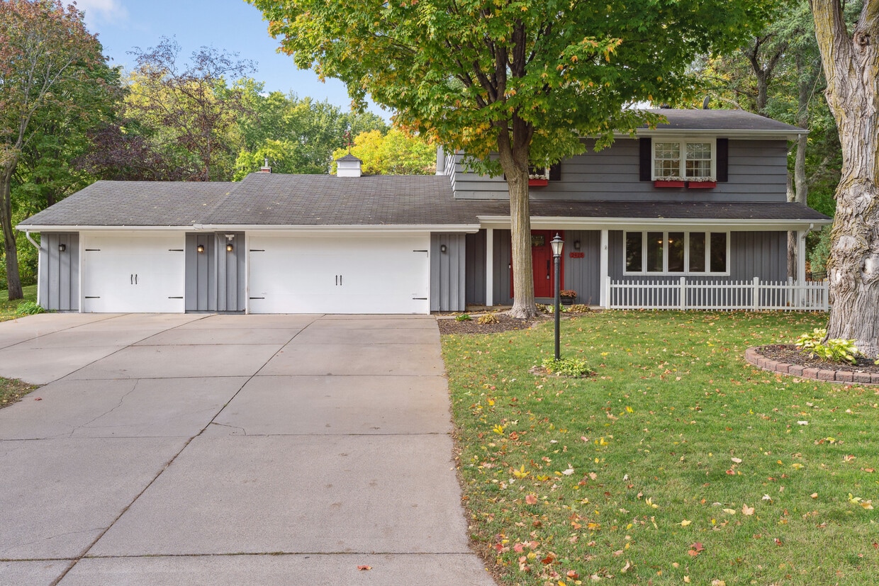 Foto principal - 2425 Merrimac Ln N
