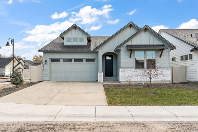 Building Photo - 1806 N Black Elm Ln