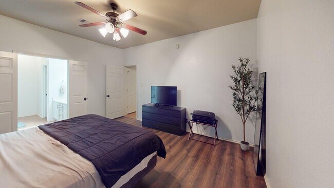 Foto del edificio - 6705 Rosita Oak Dr