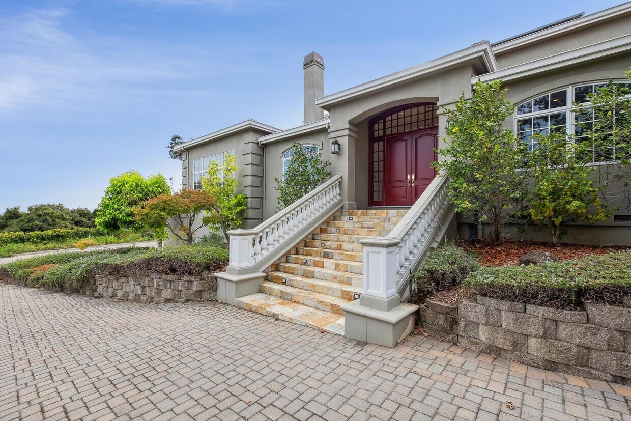 Primary Photo - Luxurious Estate in Los Altos Hills Availa...