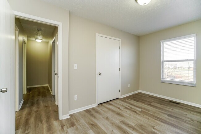 Foto del edificio - 129 Glengary Dr