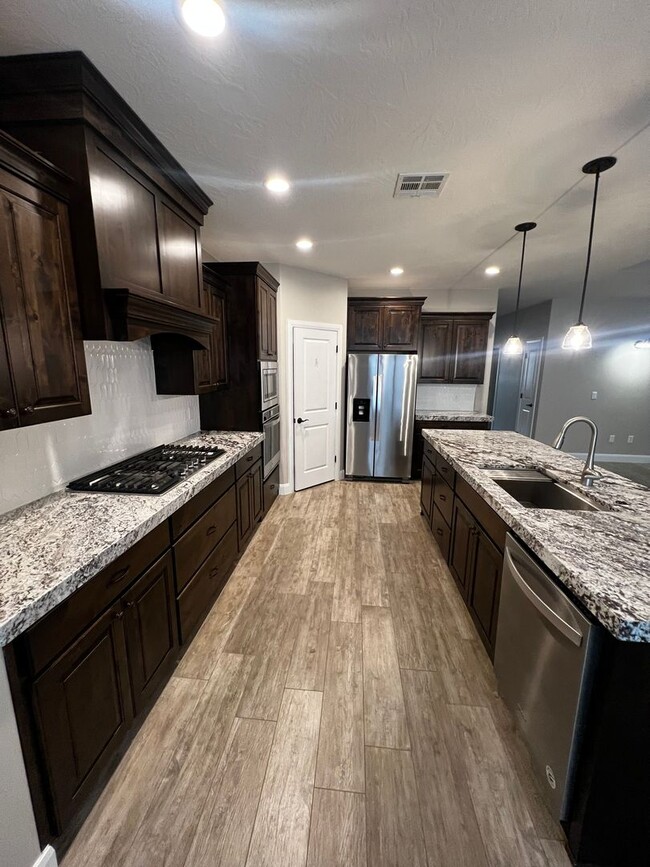 Building Photo - NEW HOME NEXT TO SAND HOLLOW RESERVOIR!