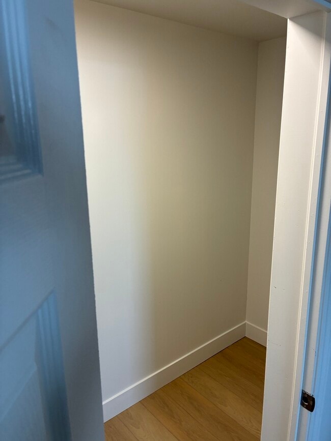 Building Photo - 348 Lutz St