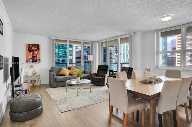 Foto del edificio - 1155 Brickell Bay Dr