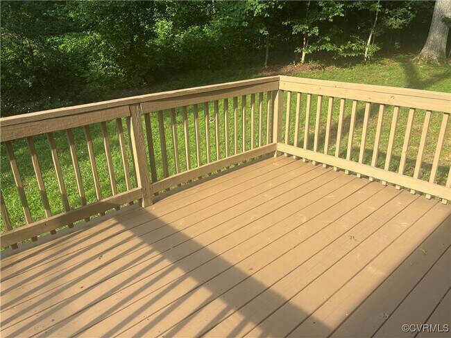 Foto del edificio - 3856 River Rd W