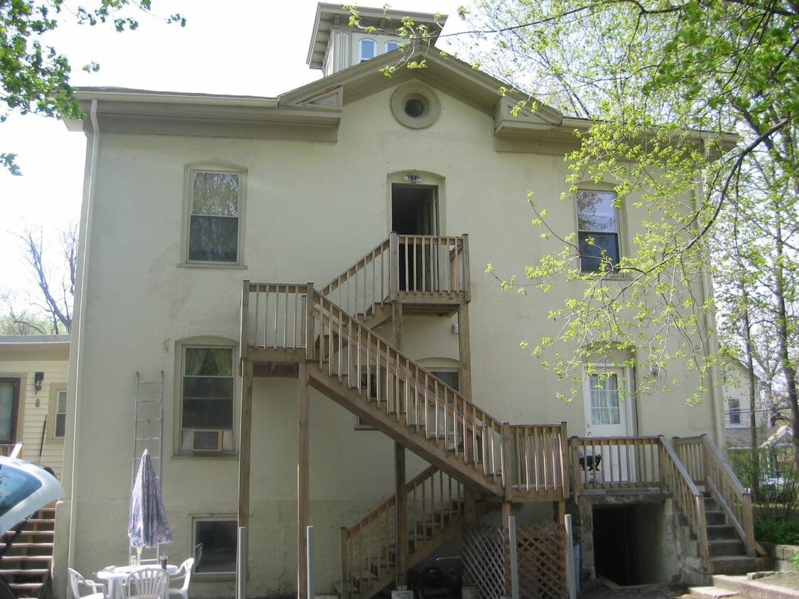 Primary Photo - 43 Waverly Pl