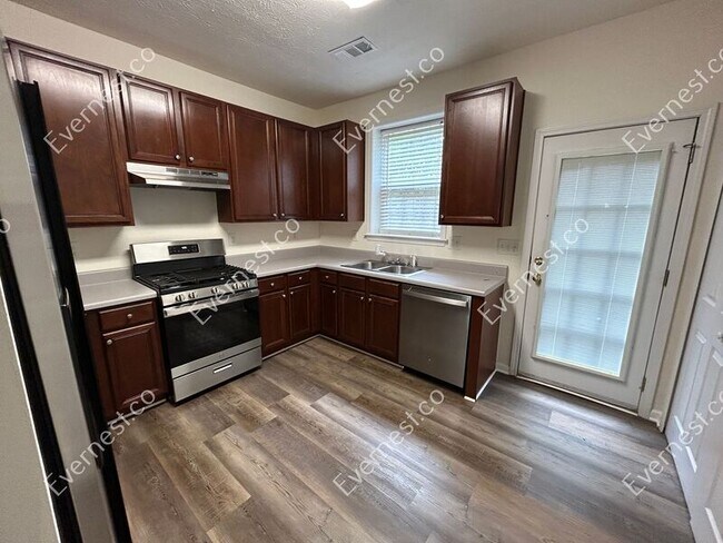 Building Photo - 125 Oak Green Dr