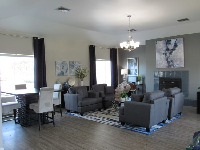 Building Photo - The Flats at Veranda Ridge