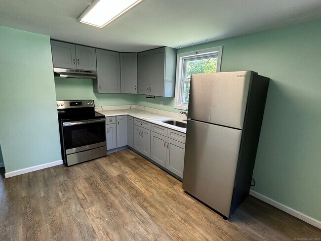 Building Photo - 365 Mixville Rd