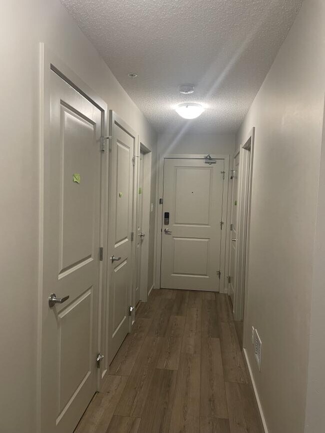 Building Photo - 2.0 bedroom in Edmonton Alberta T6X 0G6