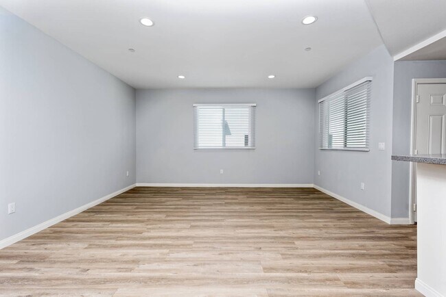 Building Photo - 6336 Brynhurst Ave