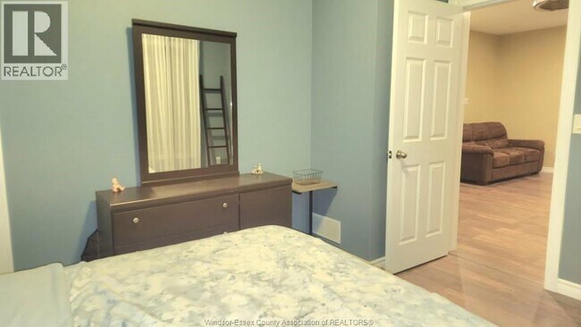 Photo du bâtiment - 1165 MONTY