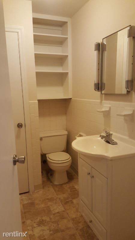 Building Photo - 3 br, 1.5 bath House - 205 E Church St