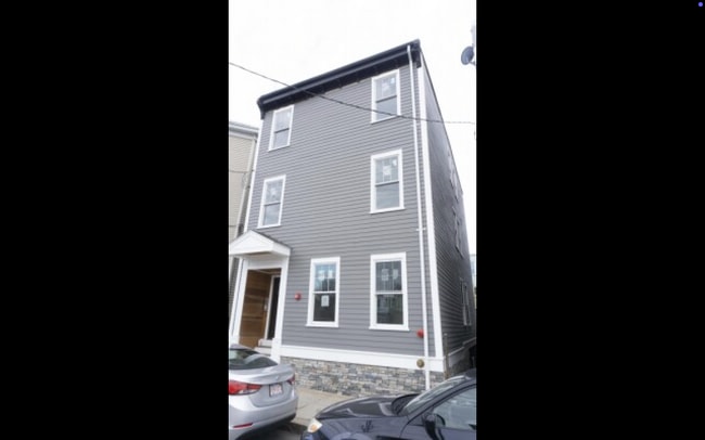 Building Photo - 73 Morris St