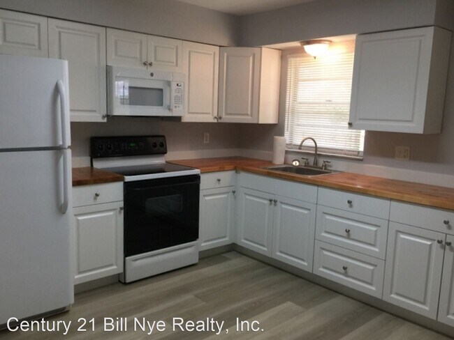 Foto del edificio - 4 br, 1.5 bath House - 14649 State Street
