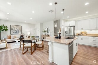 Building Photo - 906 El Paseo