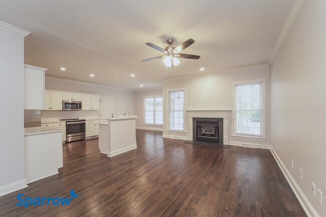 Building Photo - 15817 Kelly Park Circle