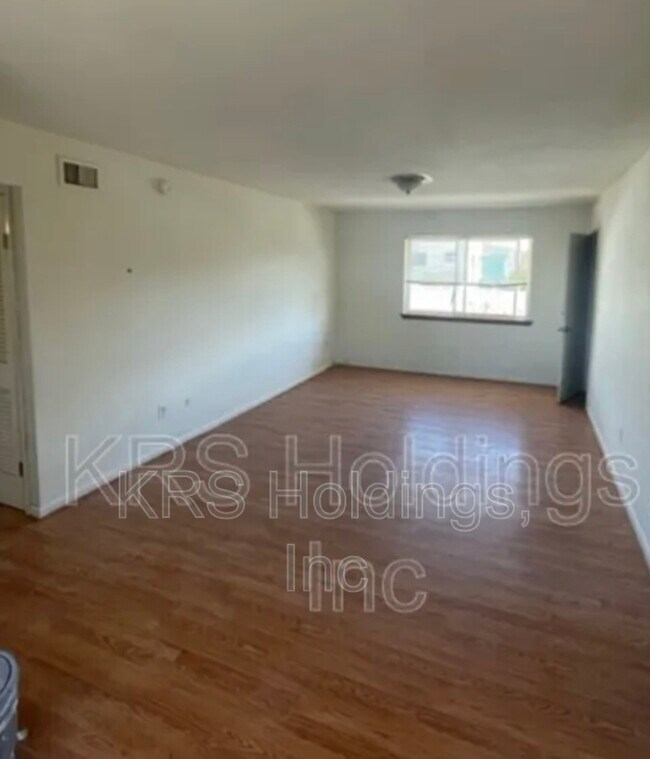 Building Photo - 776 W Ocean View Ave