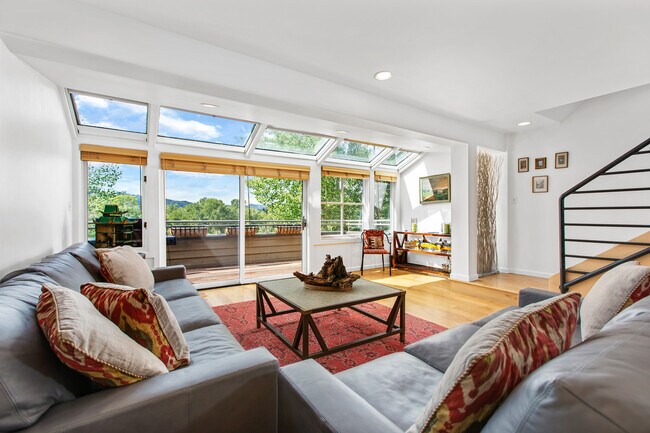 Foto del edificio - 100 N 8th St