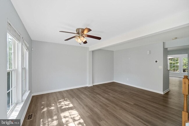 Building Photo - 15743 Viewpoint Cir