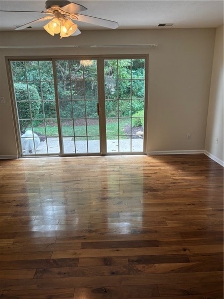 Building Photo - 305 Berrington Ct