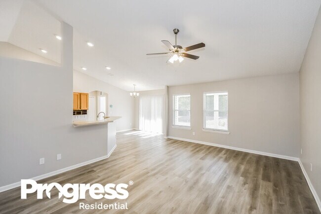 Building Photo - 1538 Summit Oaks Dr W