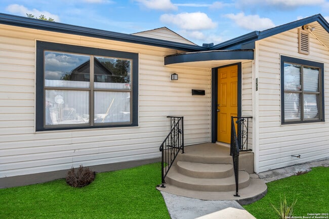 Front door - 158 E Lambert St