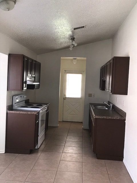Building Photo - 4003 Colonial Sun Dr