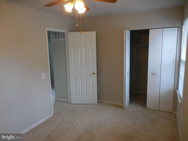 Building Photo - 30 Valley Bend Ct
