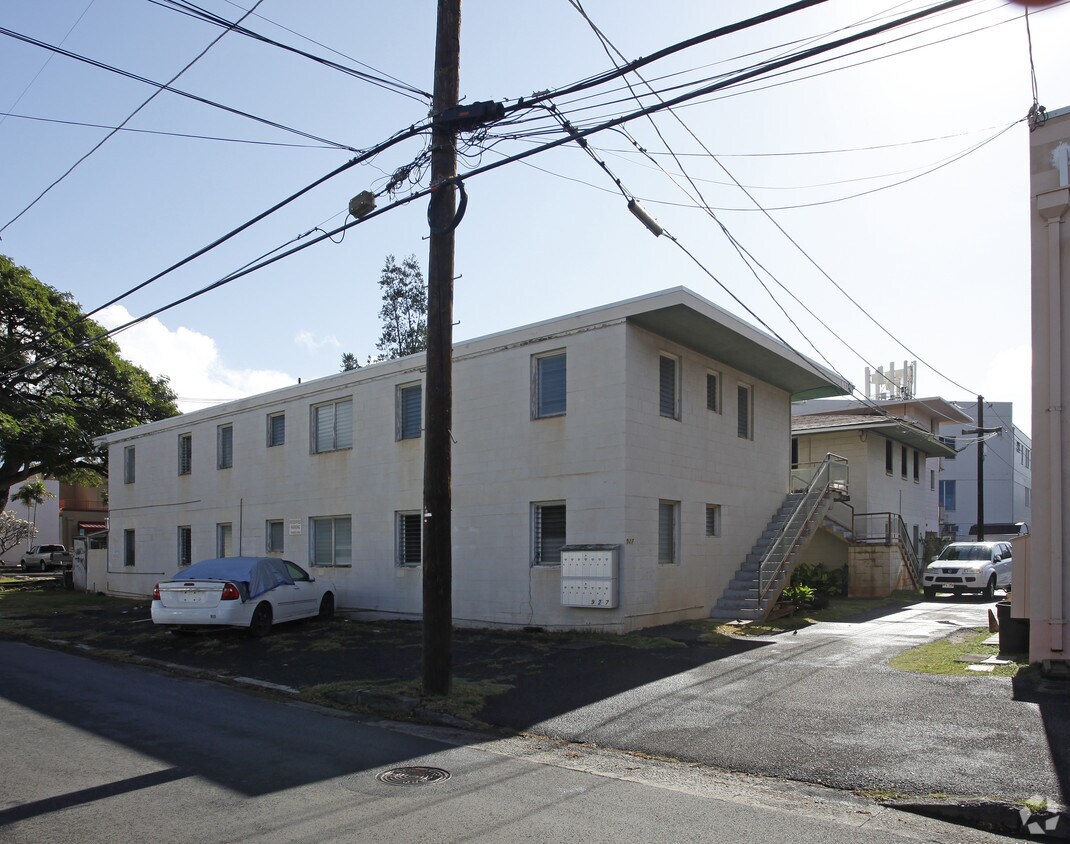 Building Photo - 921a-927 Hausten St