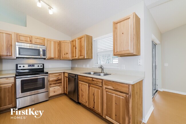 Building Photo - 408 Naples Ct