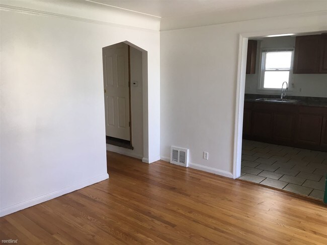 Building Photo - 21229 Beechwood Ave