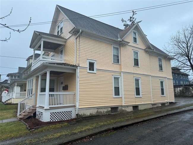 Building Photo - 9 Minden Ave