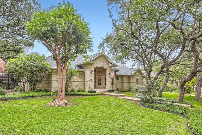 Building Photo - Gorgeous single story home with a POOL!!
