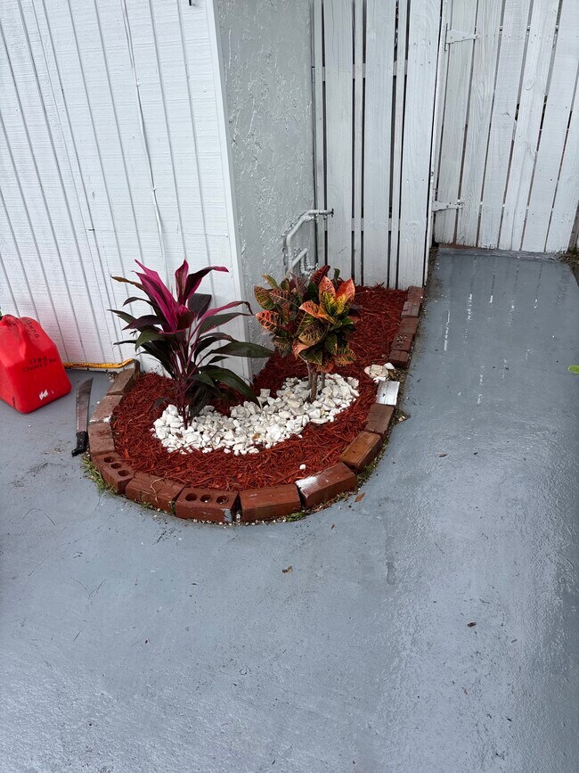 Foto del edificio - 12341 Westhampton Cir