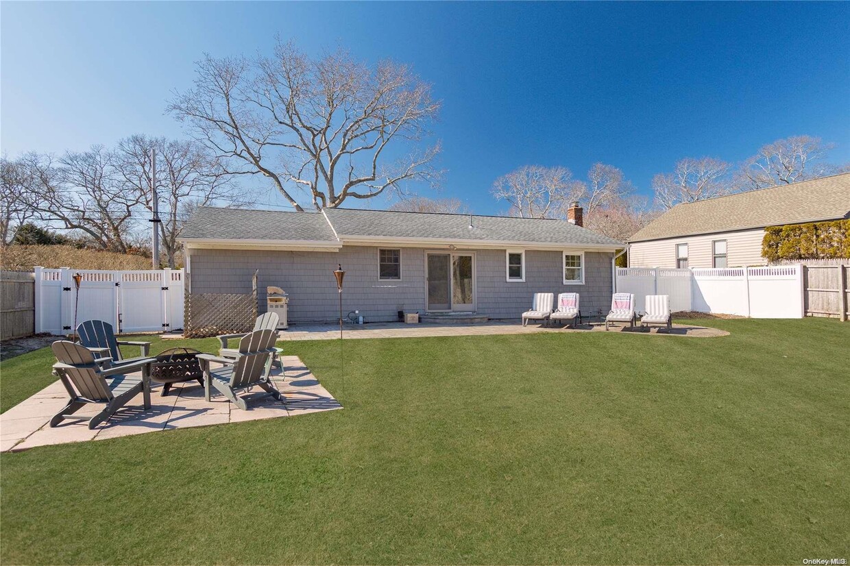 Foto principal - 41 Hampton Bays Dr